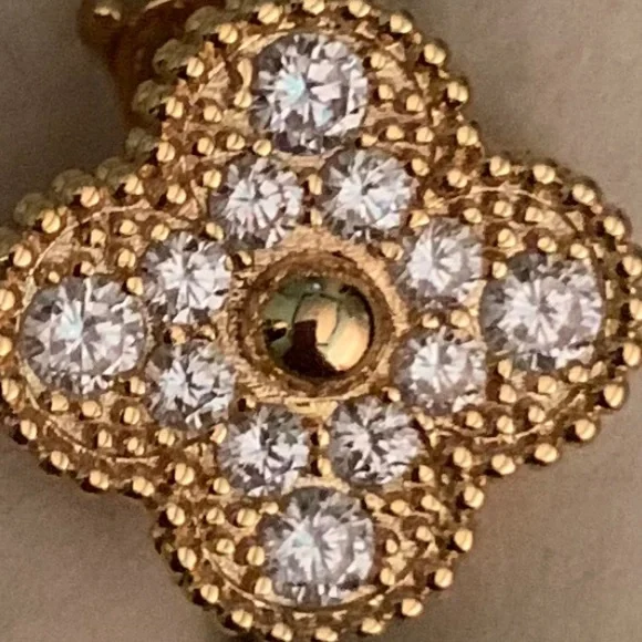 18 K gold sparkly crystal four leaf lucky clover stud earrings - Picture 9 of 12